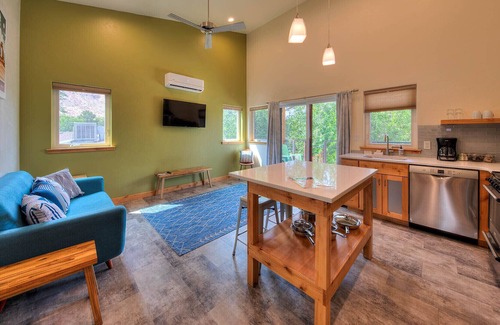 Moab Cabin | Casa Moab Casita #4 * In Town Walk to Stores * Outdoor Sauna * 5 Casitas