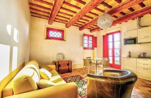 Monsano House | Casa Mortella B: A graceful apartment that is part of an ancient manor house, with Free WI-FI.