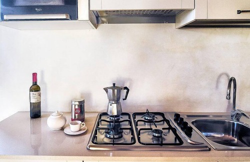 Monsano House | Casa Mortella B: A graceful apartment that is part of an ancient manor house, with Free WI-FI.