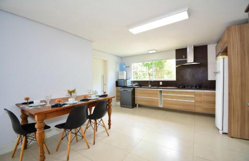 Barra da Lagoa House | Casa na Barra da Lagoa a 500 metros do Mar - LDI003