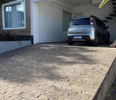 Capivari House | Casa na Praia dos Ingleses com Piscina