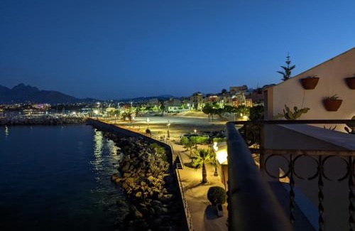 Porticello House | Casa nel borgo marinaro di Santa Nicolicchia