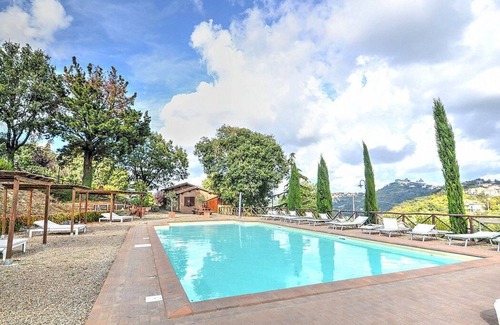 Montefiascone House | Casa Nocetta F: A characteristic and welcoming age-old farm house surrounded by the greenery, with Free WI-FI.