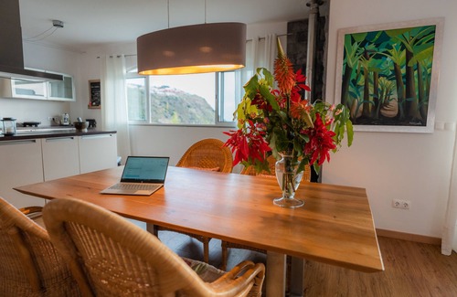 Arco da Calheta Villa | Casa Oliva-Panorama: Large designer apartment, fantastic views, heated pool