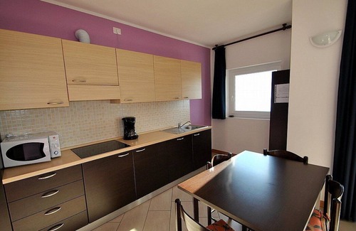 Vercana House | Casa Osmanto B: A cozy and welcoming apartment situated at a short distance from the shores of Lake Como, with Free WI-FI.