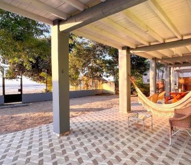 Carananduba House | Casa pé na areia próxima a Belém com vista incrível