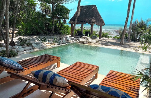 Paamul House | Casa Paamul is an amazing home located on one of the most beautiful private bays