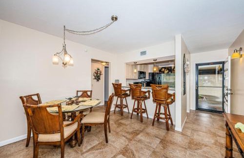 Casa del Mar House | Casa Palm Trees & 80 Degrees on Isla del Sol