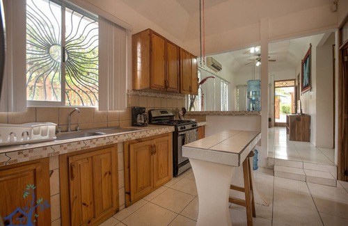 Puerto Viejo de Talamanca Ski Chalet | Casa Pan Dulce Family-Friendly 3BR/2BA Near Puerto Viejo Beaches