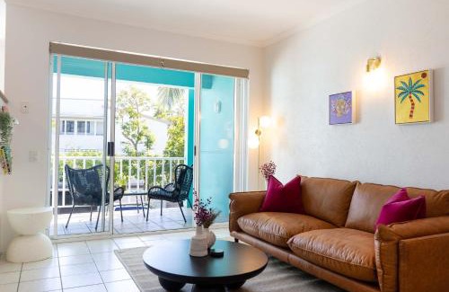 Port Douglas Apartment | CASA PAPAYA Adults Only Apartment