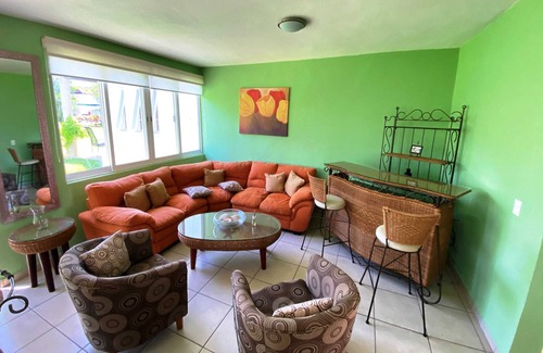 Valle Dorado House | Casa para 6 con Alberca Compartida LVA41