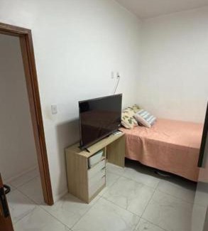 Telegrafo House | Casa para alugar no período da cop 30 , 3 minutos de onde serão realizados os eventos climáticos, casa ampla com garagem churrasqueira, piscina, terraço arejado, 3 quartos sendo 2 suítes climatizadas, sala com sofá cama e tv por assinatura