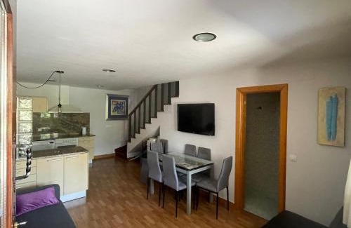 Entrambasaguas House | Casa pareada rural Elechino