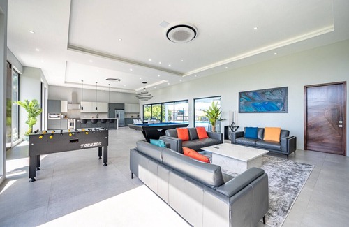 Jaco Villa | Casa Ponte III Luxury Mega Estate