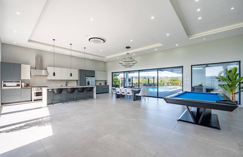 Jaco Villa | Casa Ponte III Luxury Mega Estate