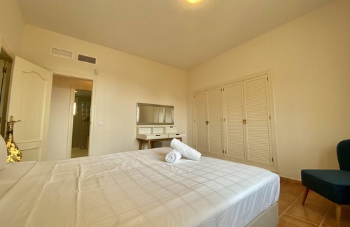 Coveta Fuma Ski Chalet | Casa Roca de Leones by United Renters