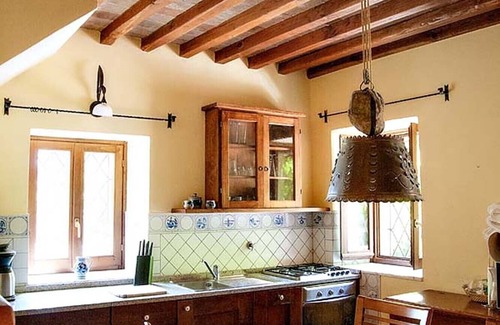 Caprese Michelangelo House | Casa Rosa-Wonderful holiday home with spectacular views of Caprese Michelangelo.