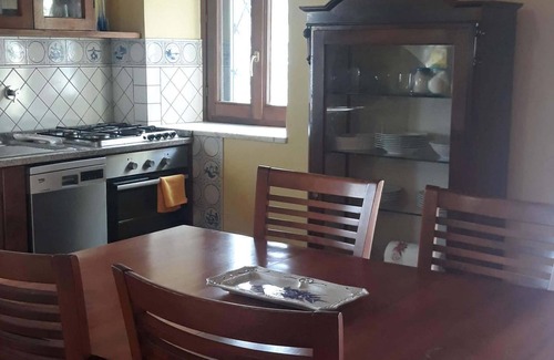 Caprese Michelangelo House | Casa Rosa-Wonderful holiday home with spectacular views of Caprese Michelangelo.