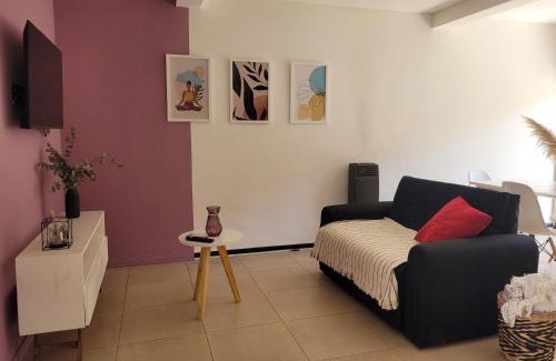 Guaymallen Apartment | CASA RUBÍ - ENCANTADOR APARTAMENTO EN MENDOZA - Cochera Privada y Seguridad Permanente