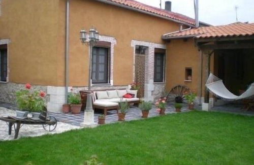 Santibanez de Valcorba Cabin | Casa Rural los Aperos for 6 people