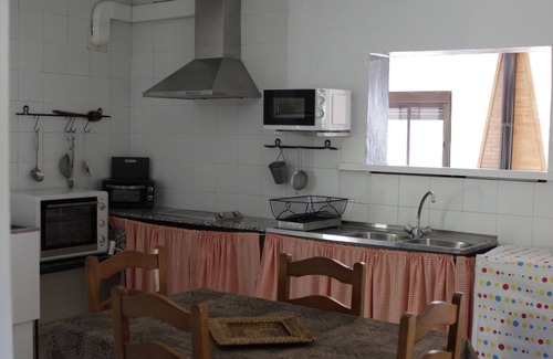 Prado del Rey Ski Chalet | Casa Rural La Jaima ideal for families, groups of friends, etc.