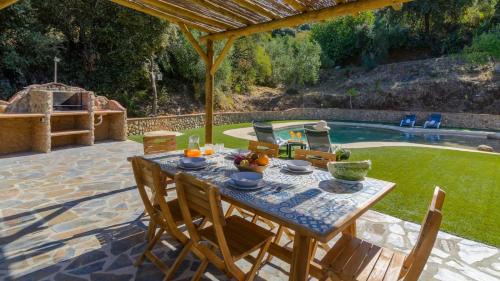 El Gastor Villa | Casa Rural Noa El Gastor by Ruralidays