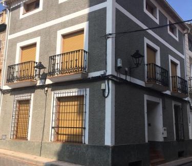 Elche De La Sierra House | Casa Rural Puerta de la Iglesia