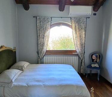 Monforte d'Alba Apartment | Casa Safranum con mini piscina privata e giardino vista Langhe