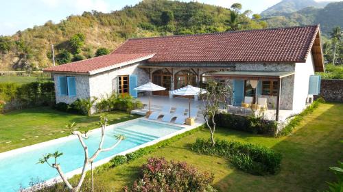 Selong Belanak Apartment | Casa Samudra - charming & spacious villa by the sea surrounded by nature