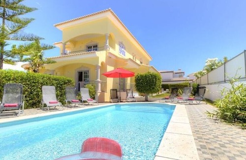Parchal Villa | Casa Santa Isabel, Wonderful 6 Bedroom Villa Sleeps 12 Located Just Outside The Traditional Seaside