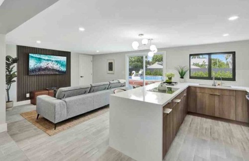 Delray Beach Boat Rental | Casa Spiaggia - with pool/beach, backyard oasis