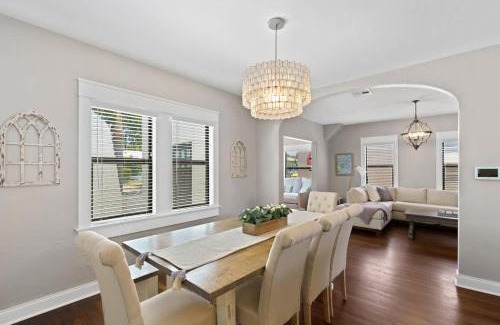 Sunshine Park House | Casa Sunshine - Mediterranean Style Meets Cabana Life