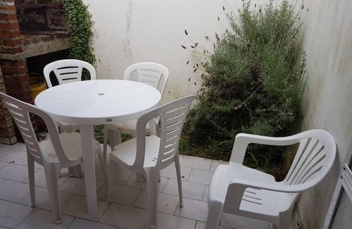 Mar de Ajo Apartment | CASA TIPO DUPLEX a 3 cuadras del mar. Impecable