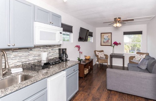 Bayview Apartment | Casa Tranquila, 3 bd2 bath, upper apt, sleeps 6-7
