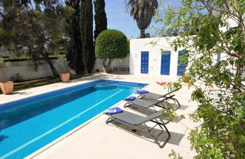 Mato Serrao Villa | Casa Trinidade