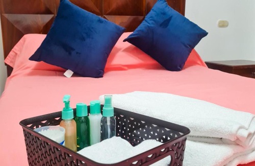 Manta House | Casa vacacional y amplia! Cerca de la playa