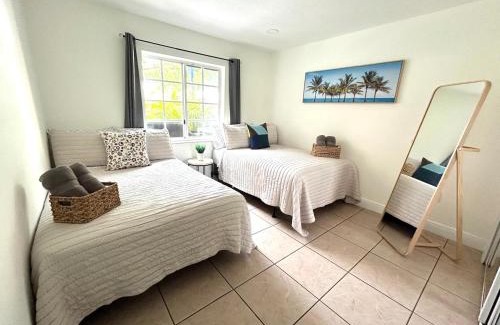 University Park Villa | Casa Vida KingBed, TV, BBQ, 10 Guest