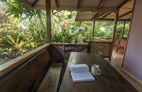 Punta Uva Ski Chalet | Casa Violeta Beachfront 3BR Caribbean Home with A/C