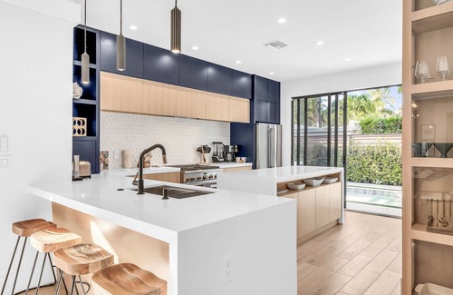 Sunshine Park House | Casa Zenhaven - Designer Poolside Haven!