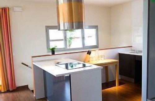 Aldea del Fresno Ski Chalet | Casa110, in Aldea del Fresno. Next to the field and the river. Groups and family