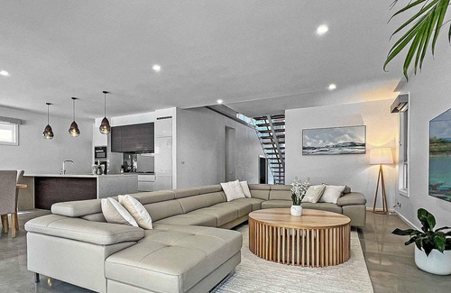 Shell Cove House | Casablanca -Luxury House Near Shellharbour Marina