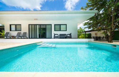 Playa Grande House | CasaBlanca with Pool, 5 min from the Ocean