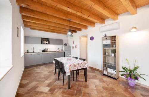 Caprino Veronese Apartment | Casale la Coccinella Lavanda