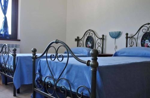 Acqualagna Villa | Casale La Veduta 14 - Six Bedroom Villa, Sleeps 14