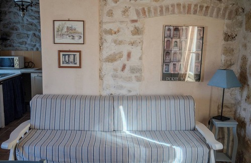 Spigno Saturnia Apartment | Casale nel Verde con Piscina e Vista