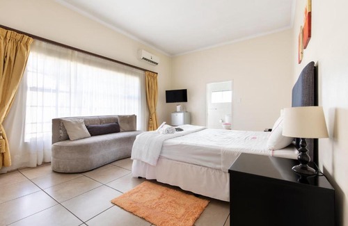 Bedfordview House | Casas Navio Guest House