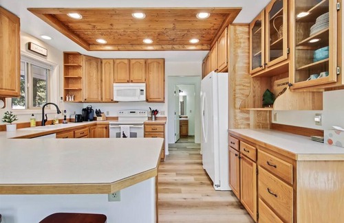 Cascade House | Cascade Cabin Mountain Getaway with Private Beach