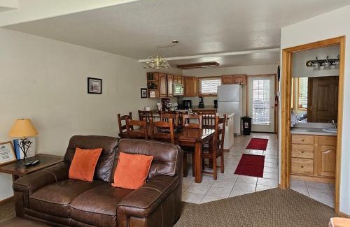 Ouray House | Cascade Three Bedroom Two Bath – C07