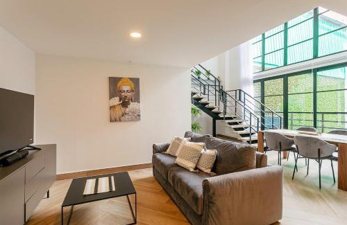 Santa Ana Apartment | Casco Viejo 2BR Loft - Rooftop Pool Gym & Balcony