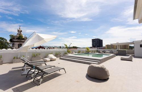 Santa Ana Apartment | Casco Viejo 2BR Loft - Rooftop Pool Gym & Balcony